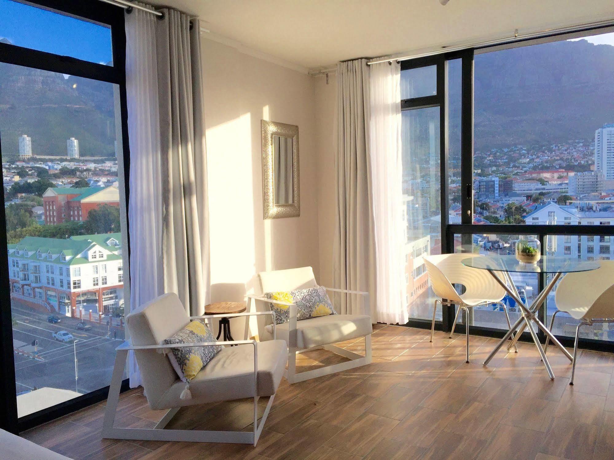 Urban Oasis At The Four Seasons Appartement Kaapstad Buitenkant foto