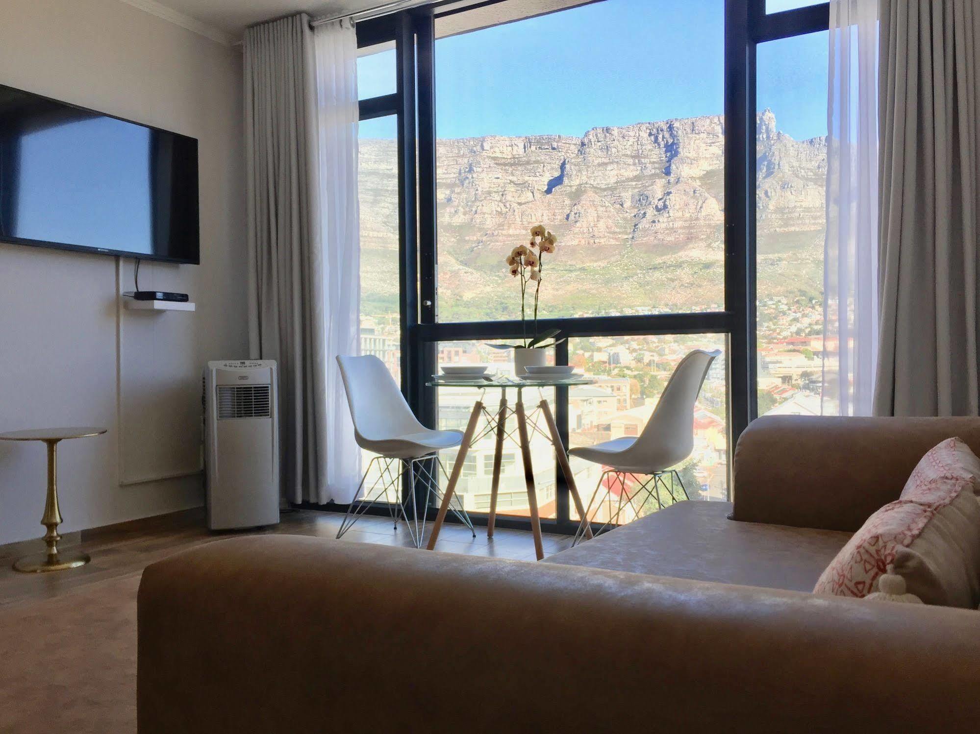 Urban Oasis At The Four Seasons Appartement Kaapstad Buitenkant foto